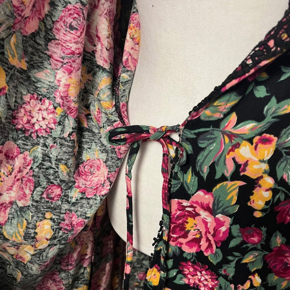 Victoria's Secret Vintage Gold Label Black Floral Robe Size M/L - Picture 5 of 6